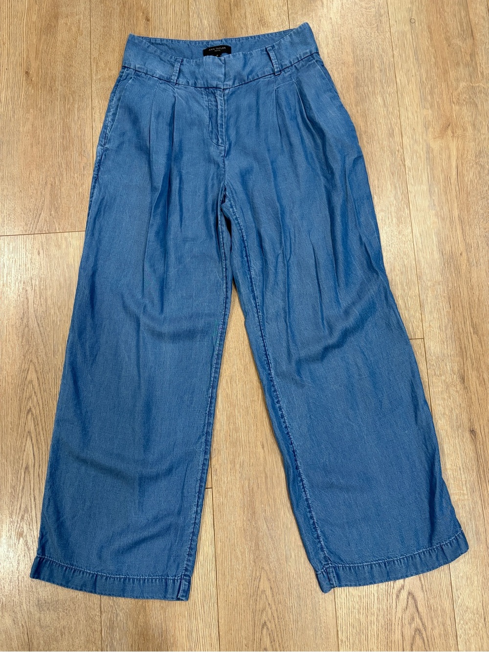 Ann Taylor Petite Lyocell Chambray Wide Leg Trouser Pants Blue 2P